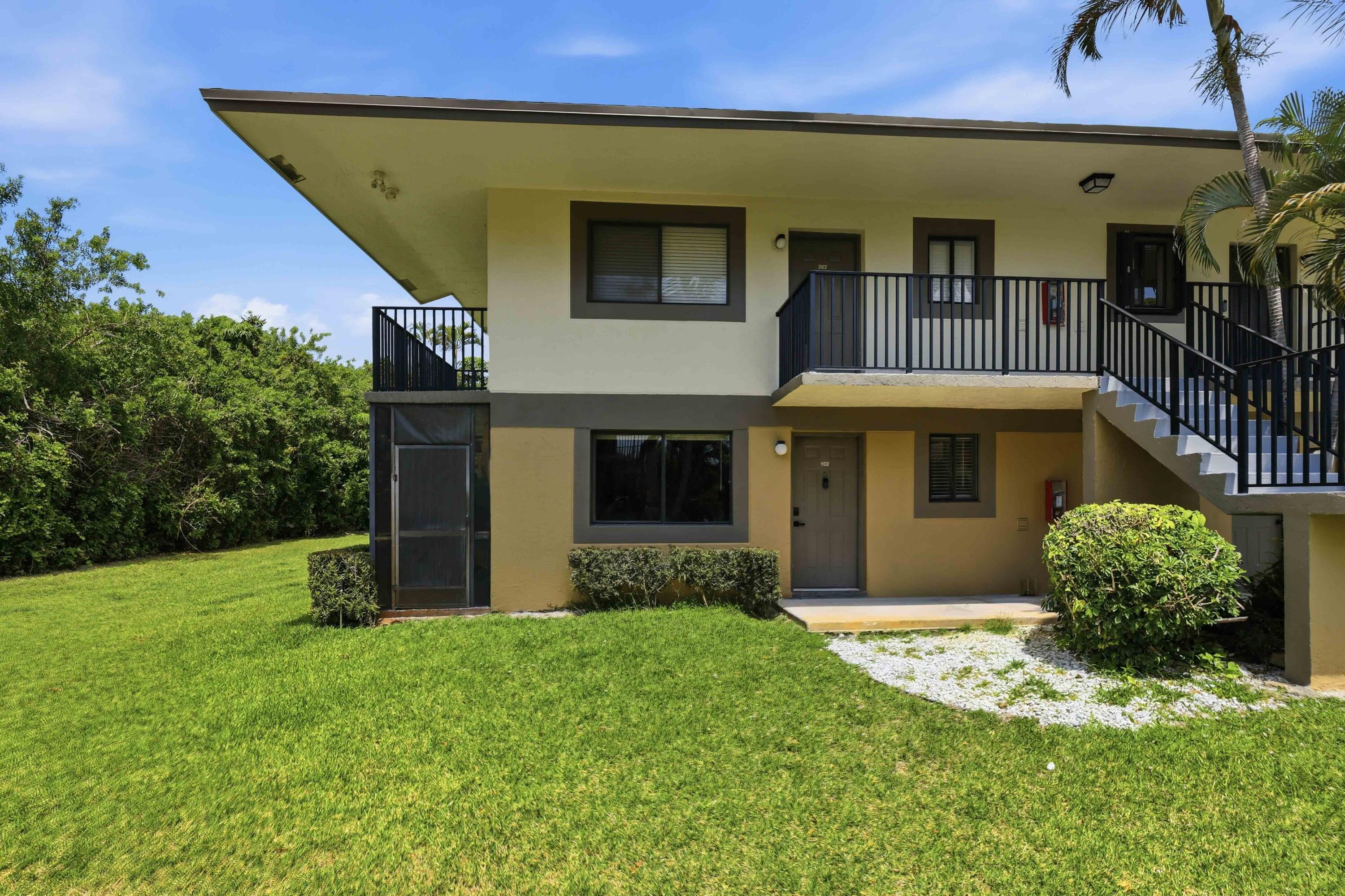 TIVOLI TRACE CONDO NO 7 - Residential