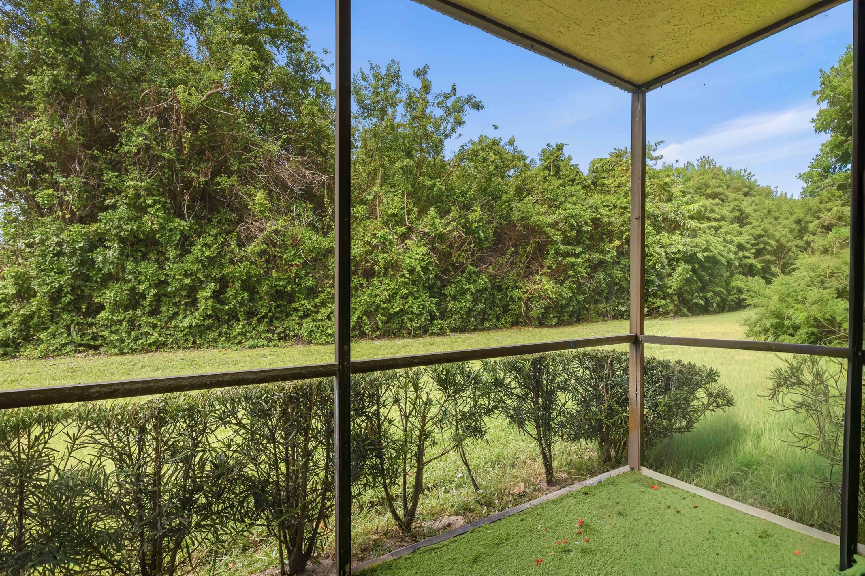 TIVOLI TRACE CONDO NO 7 - Residential
