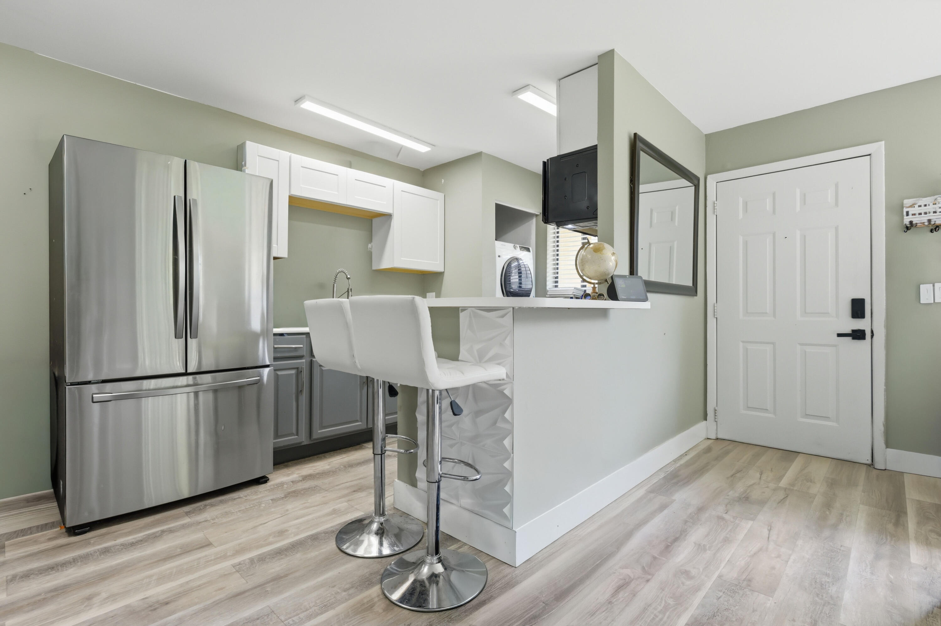 TIVOLI TRACE CONDO NO 7 - Residential