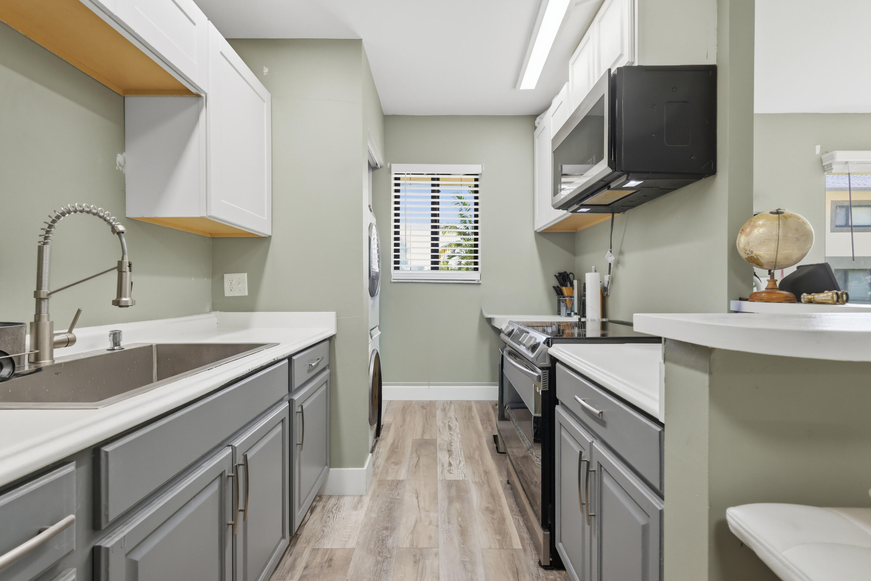 TIVOLI TRACE CONDO NO 7 - Residential