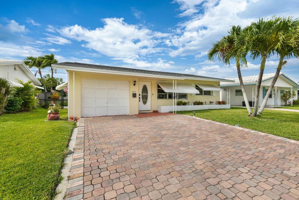 Photo of 2707 NW 53rd Street, Fort Lauderdale, FL 33309 (MLS # B26030603)