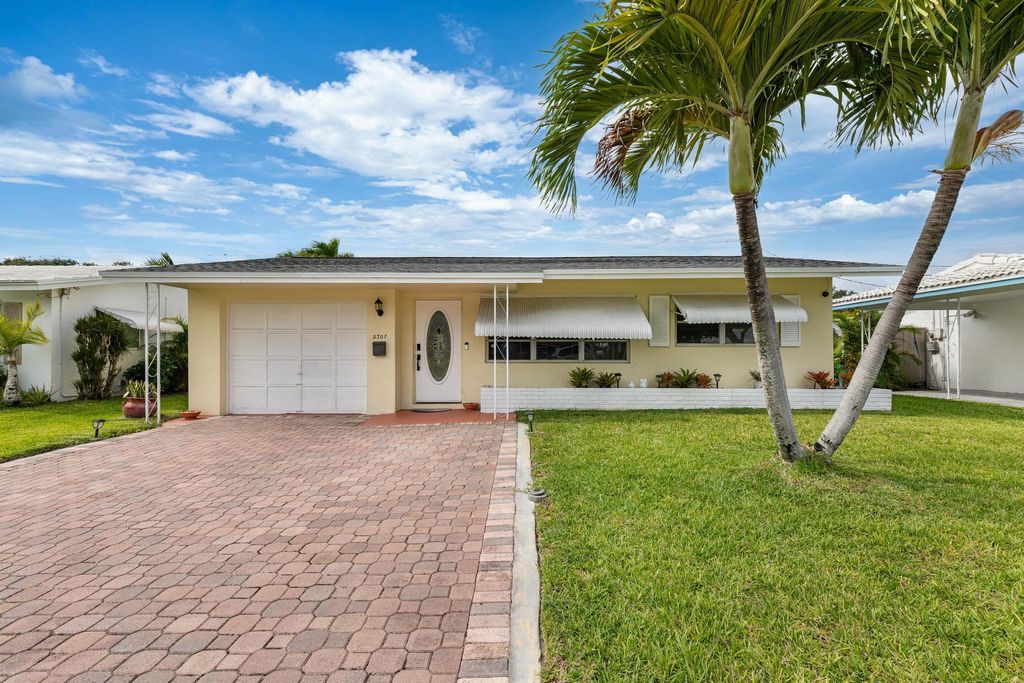 Photo of 2707 NW 53rd Street, Fort Lauderdale, FL 33309 (MLS # B26030603)