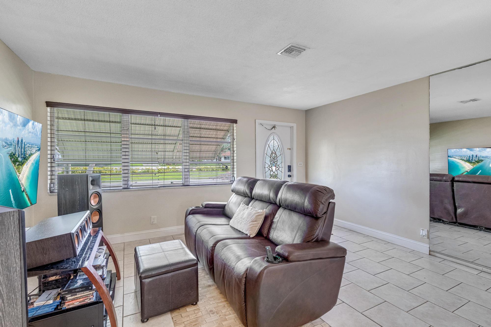 2707 NW 53rd Street