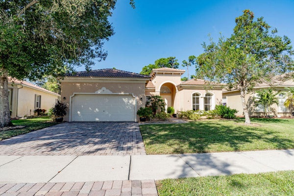 5419 PLACE LAKE DR, FORT PIERCE, FL 34951 - Image 7faa8e90e9eaa90043c3302a1e4dacd6/2915859573