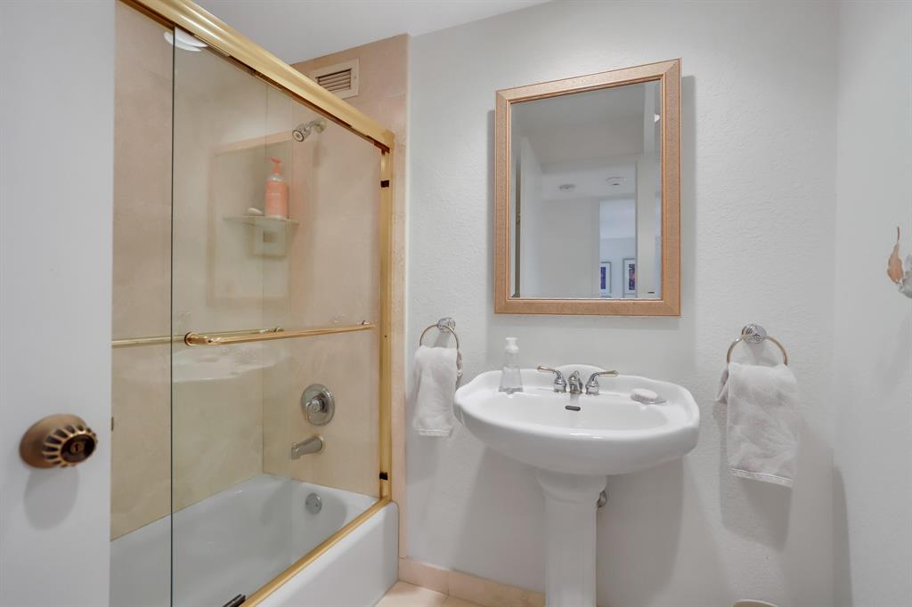 Coastal House - Residential