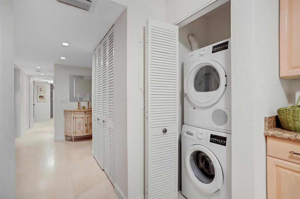 Coastal House - Residential