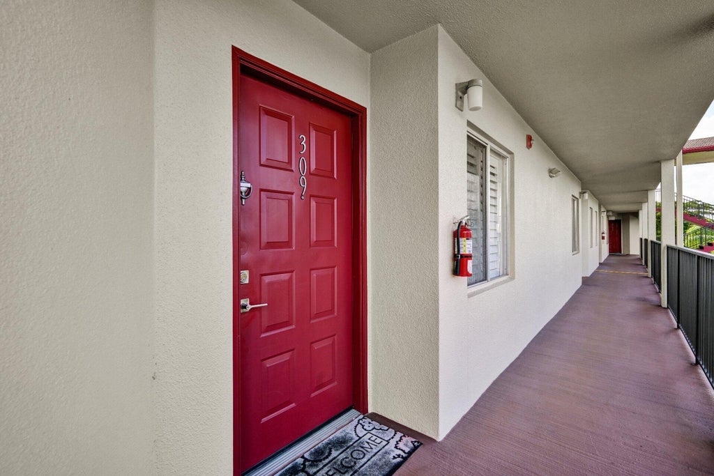 Photo of 12750 SW 15th Street, Pembroke Pines, FL 33027 (MLS # B26078107)
