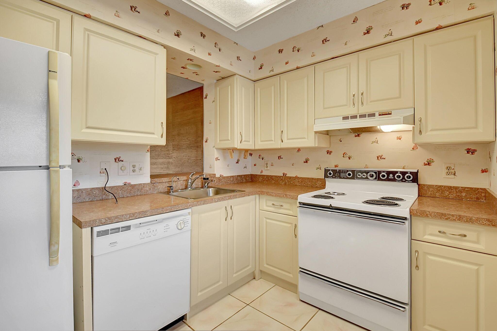 VILLAGES OF ORIOLE DEAUVILLE CONDO - Residential