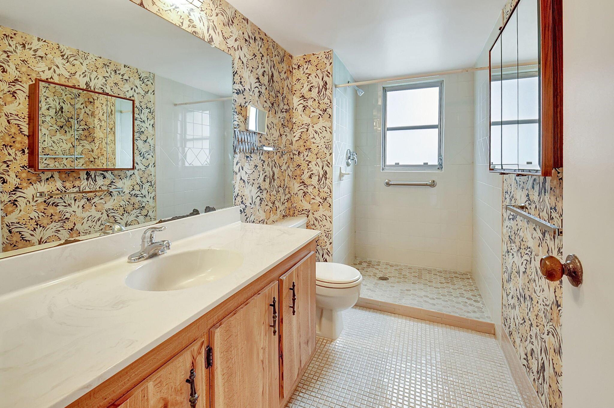 VILLAGES OF ORIOLE DEAUVILLE CONDO - Residential