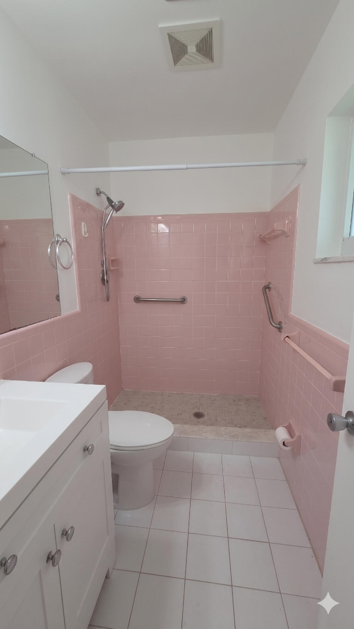 MAINLANDS OF TAMARAC LAKES - Residential Lease