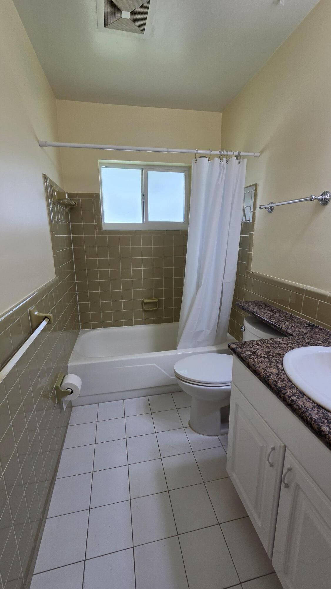 MAINLANDS OF TAMARAC LAKES - Residential Lease