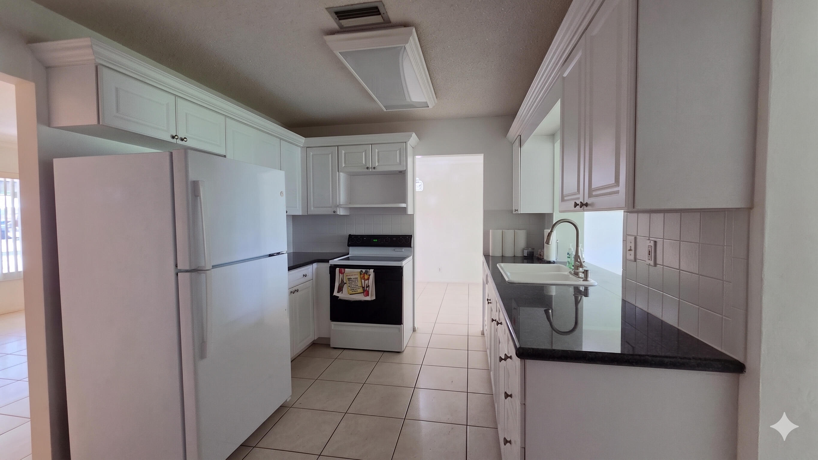 MAINLANDS OF TAMARAC LAKES - Residential Lease