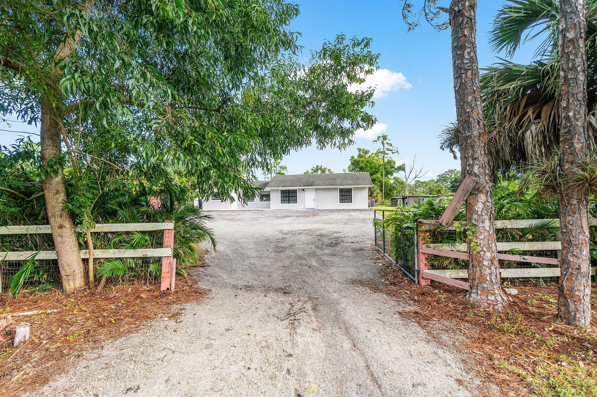 12275 N 56th Place N