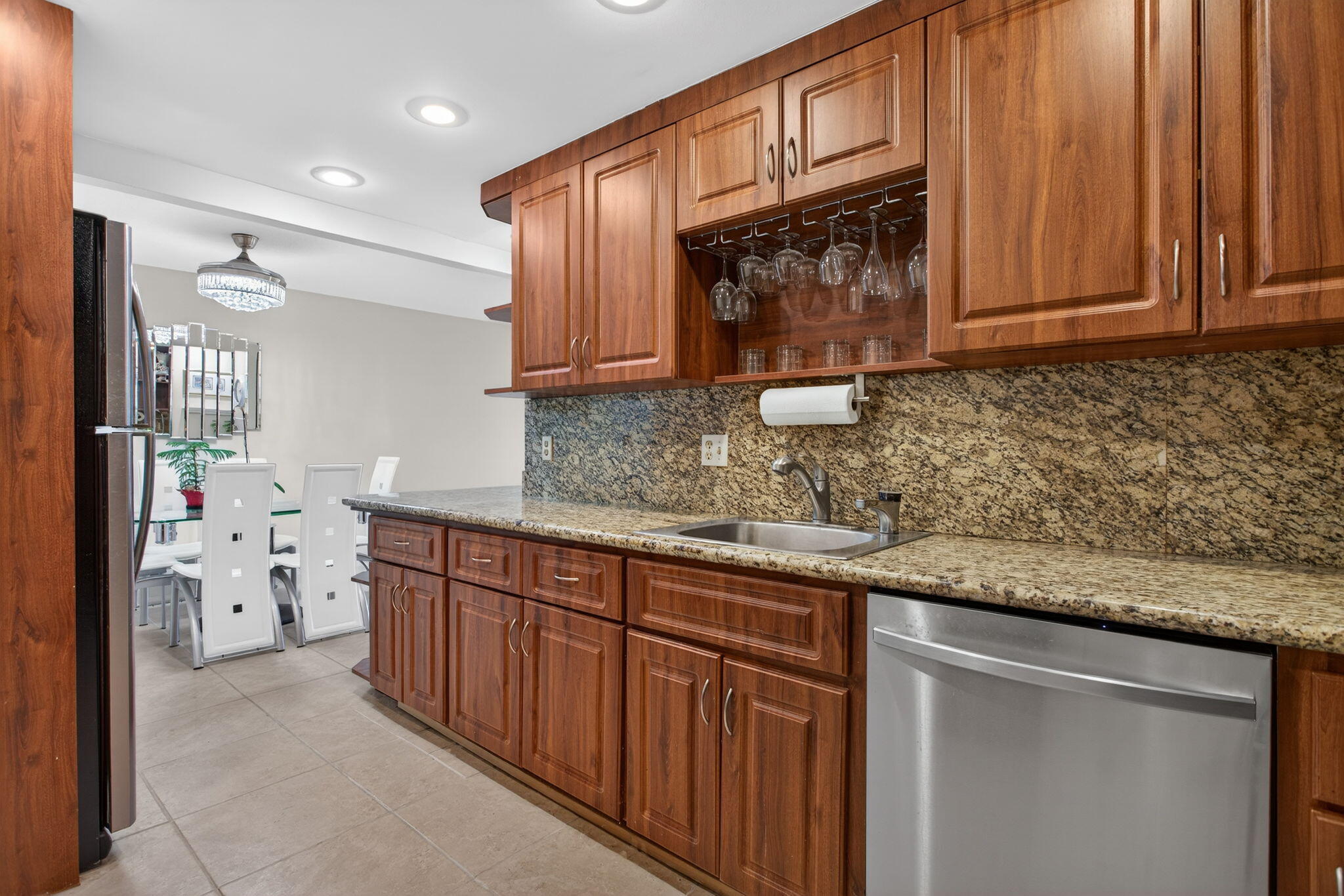 PARLIAMENT HOUSE CONDO - Residential