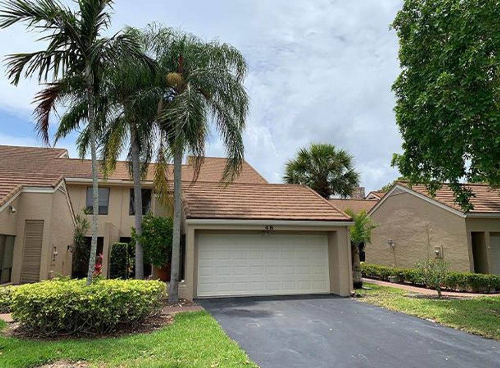 Photo of 48 Balfour Road E, Palm Beach Gardens, FL 33418 (MLS # R10715985)