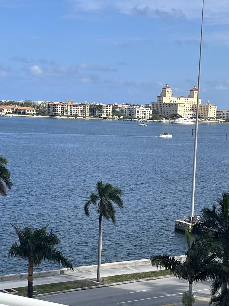1551 N Flagler Dr 716