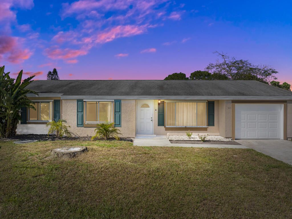 Photo of 531 SE Whitmore Drive, Port Saint Lucie, FL 34984 (MLS # R11017426)