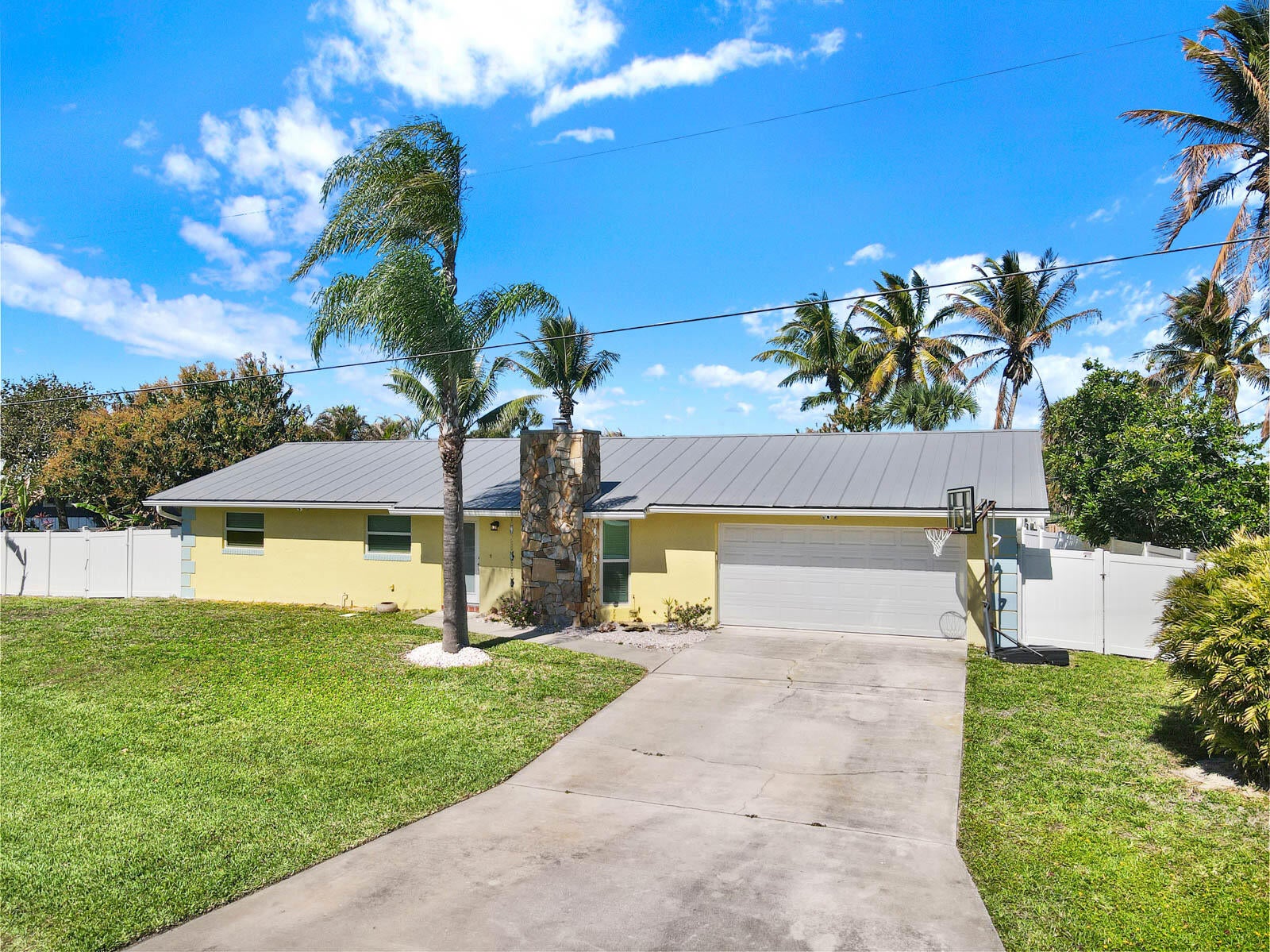1902 MIMOSA Avenue