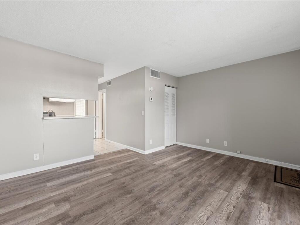CROSS CREEK CONDO - Residential Lease