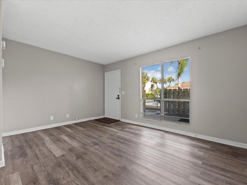 CROSS CREEK CONDO - Residential Lease