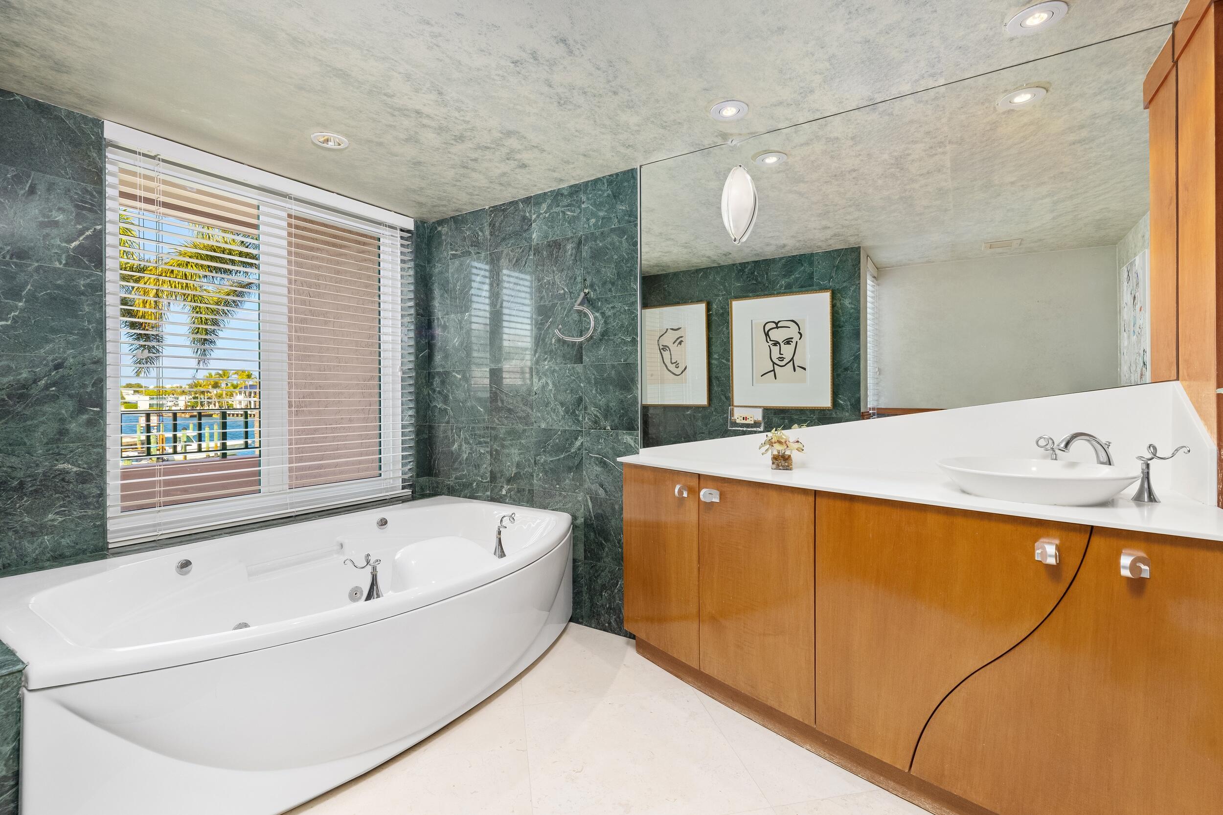 MIZNER COURT CONDO - Residential