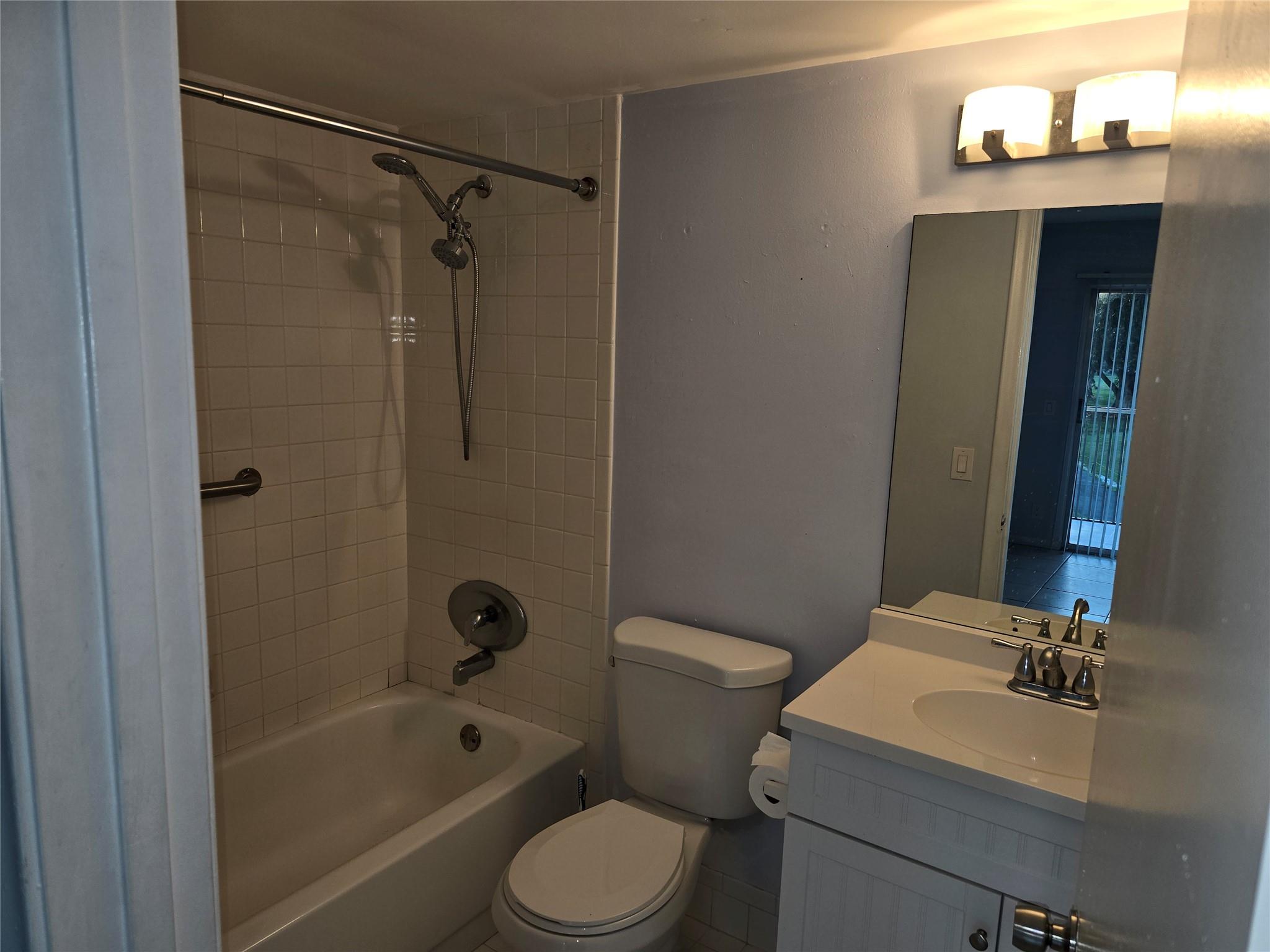 New Hampton At Century Vi - Residential Lease