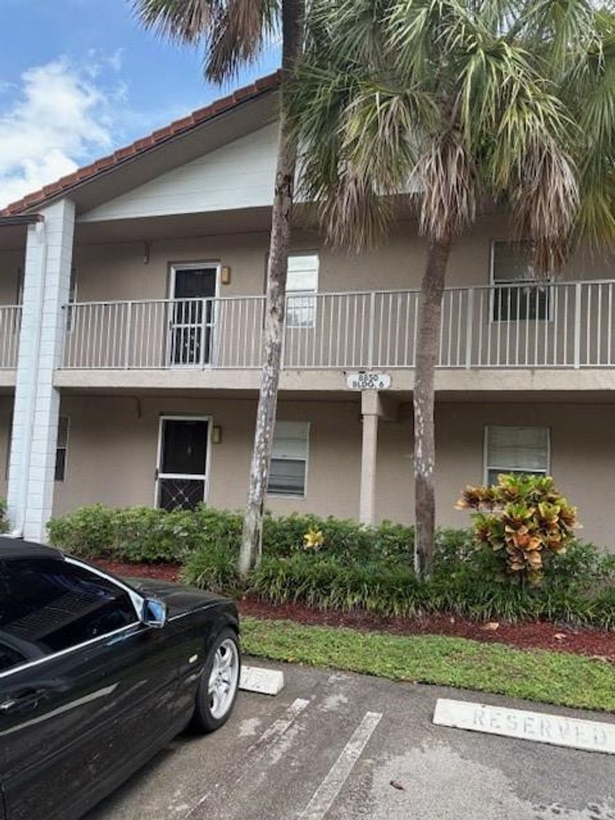 VACANT. 2 BEDROOMS, 2 BATHROOMS. JUST PAINTED. SCRENEED PORCH. STORAGE. HOA REQUIRES AT LEAST 640 ON THE CREDIT SCORE. ALL AGES. NO PETS. WASHER/DRYER IN UNIT. REFRIGERATOR WITH ICE MAKER. EXCELLENT LOCATION NEAR SHOPS AND PARK.
