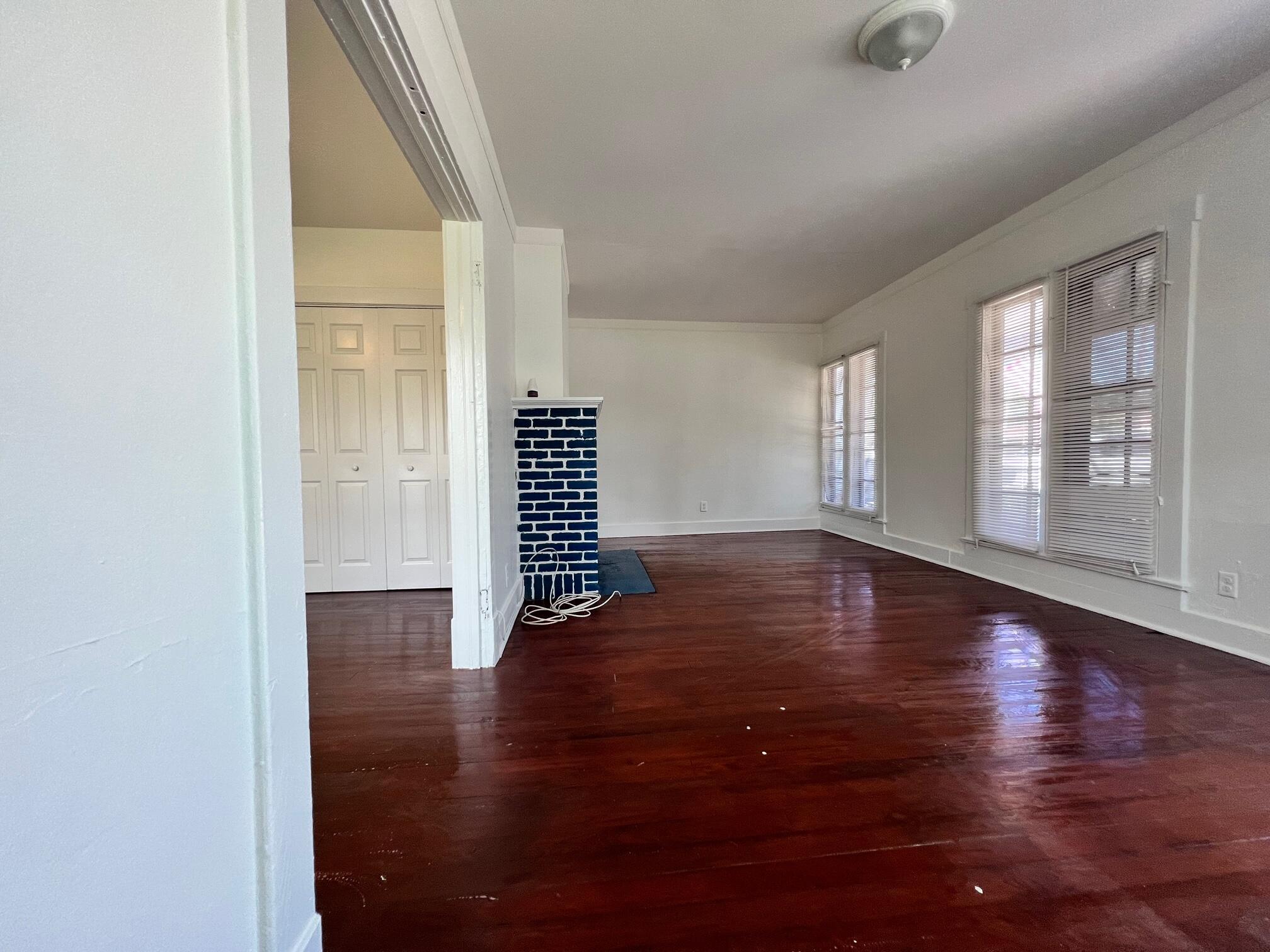 1109 Colonial Road A & B