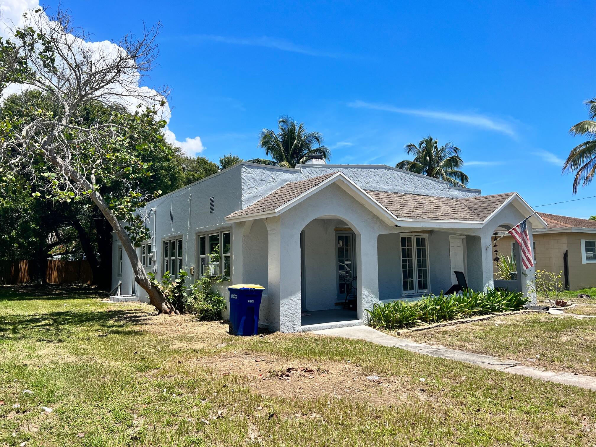 1109 Colonial Road A & B