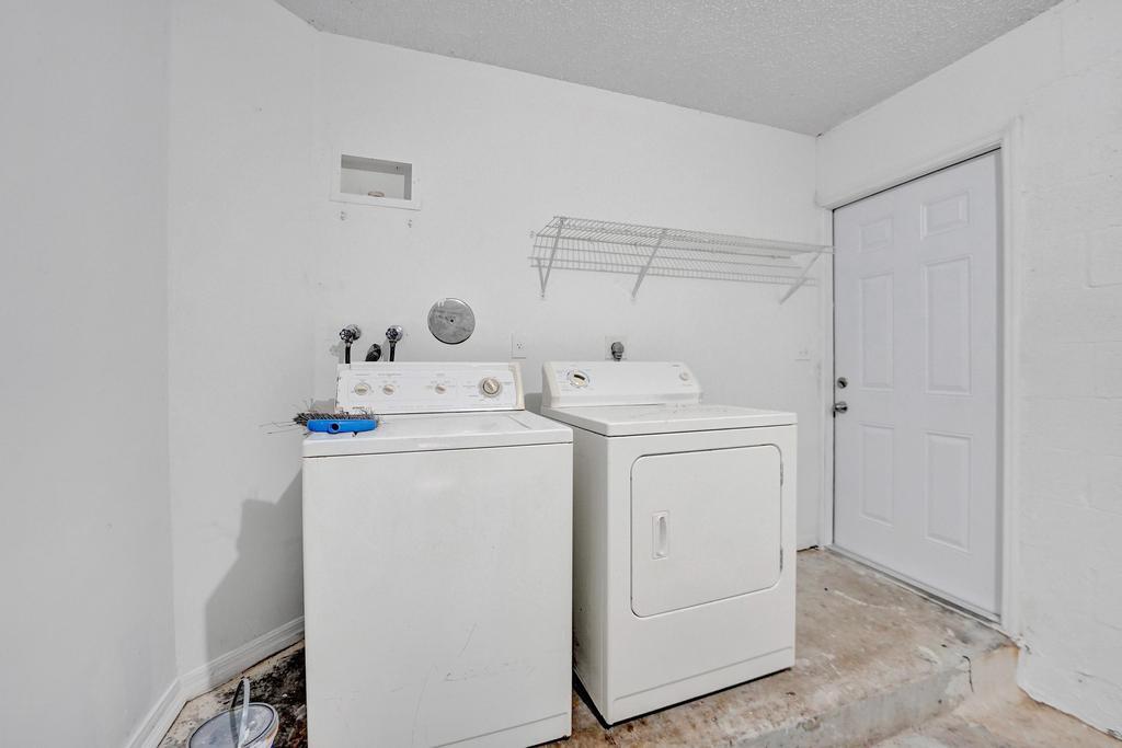 CORAL BAY REPLAT SECTION ONE - Residential Lease