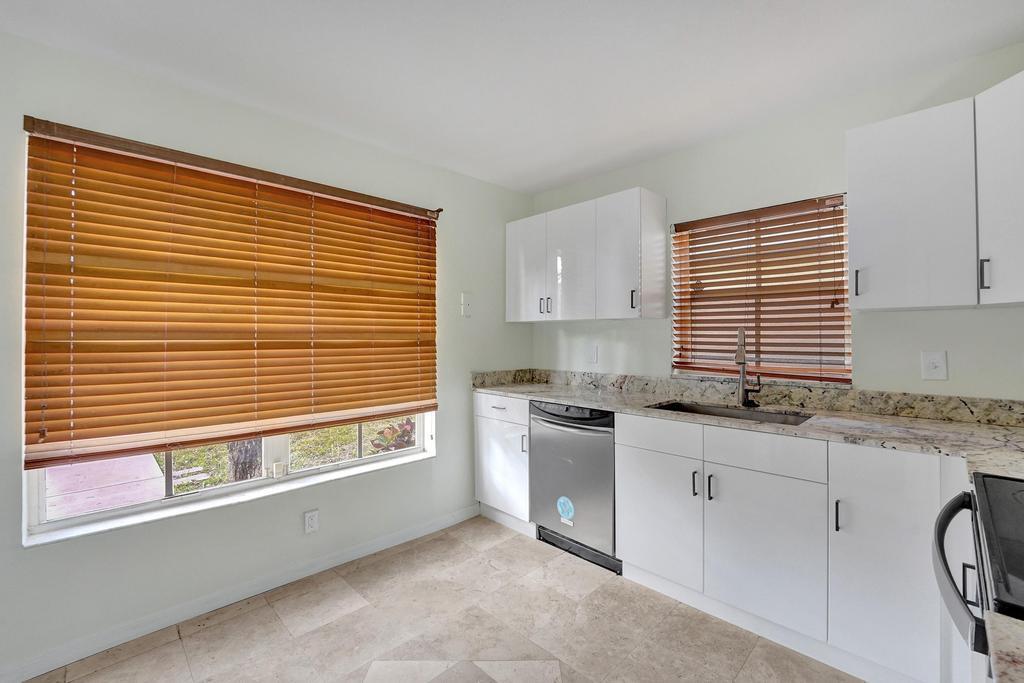 CORAL BAY REPLAT SECTION ONE - Residential Lease