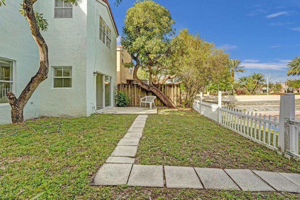 CORAL BAY REPLAT SECTION ONE - Residential Lease