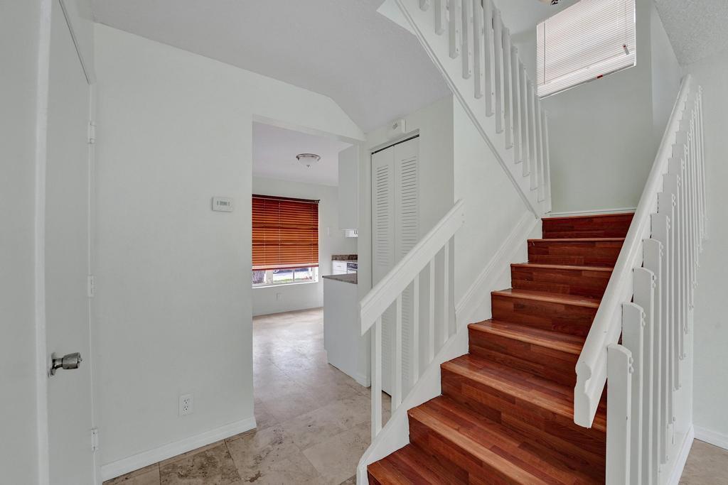 CORAL BAY REPLAT SECTION ONE - Residential Lease