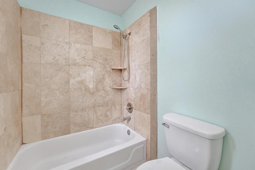 CORAL BAY REPLAT SECTION ONE - Residential Lease