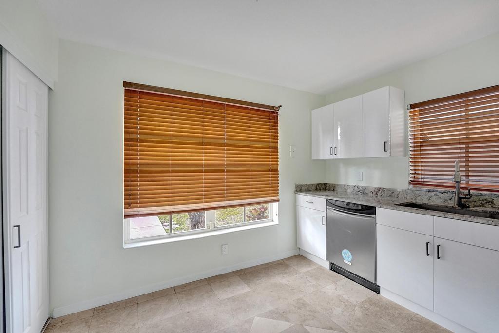 CORAL BAY REPLAT SECTION ONE - Residential Lease