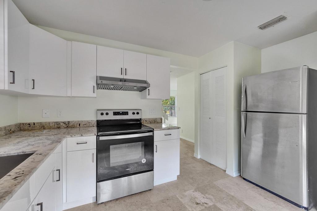 CORAL BAY REPLAT SECTION ONE - Residential Lease