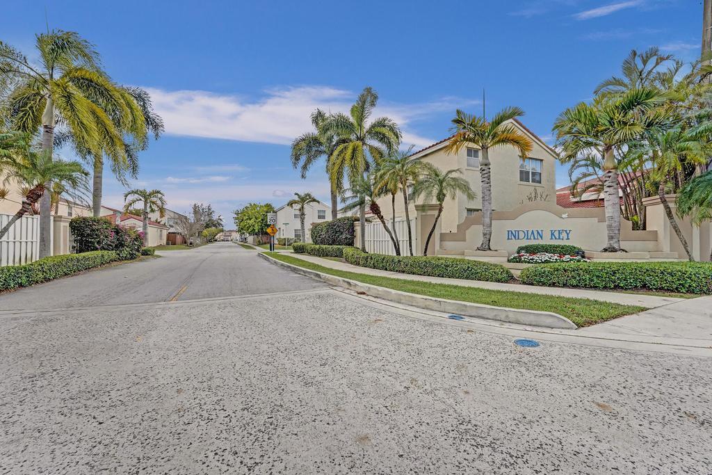 CORAL BAY REPLAT SECTION ONE - Residential Lease