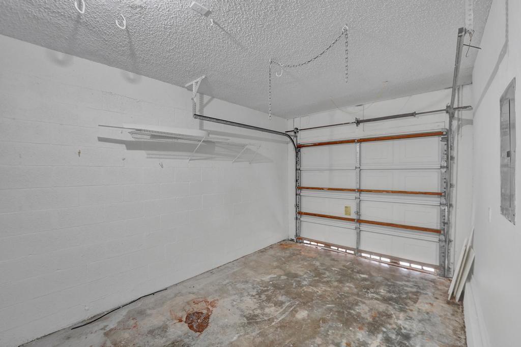 CORAL BAY REPLAT SECTION ONE - Residential Lease