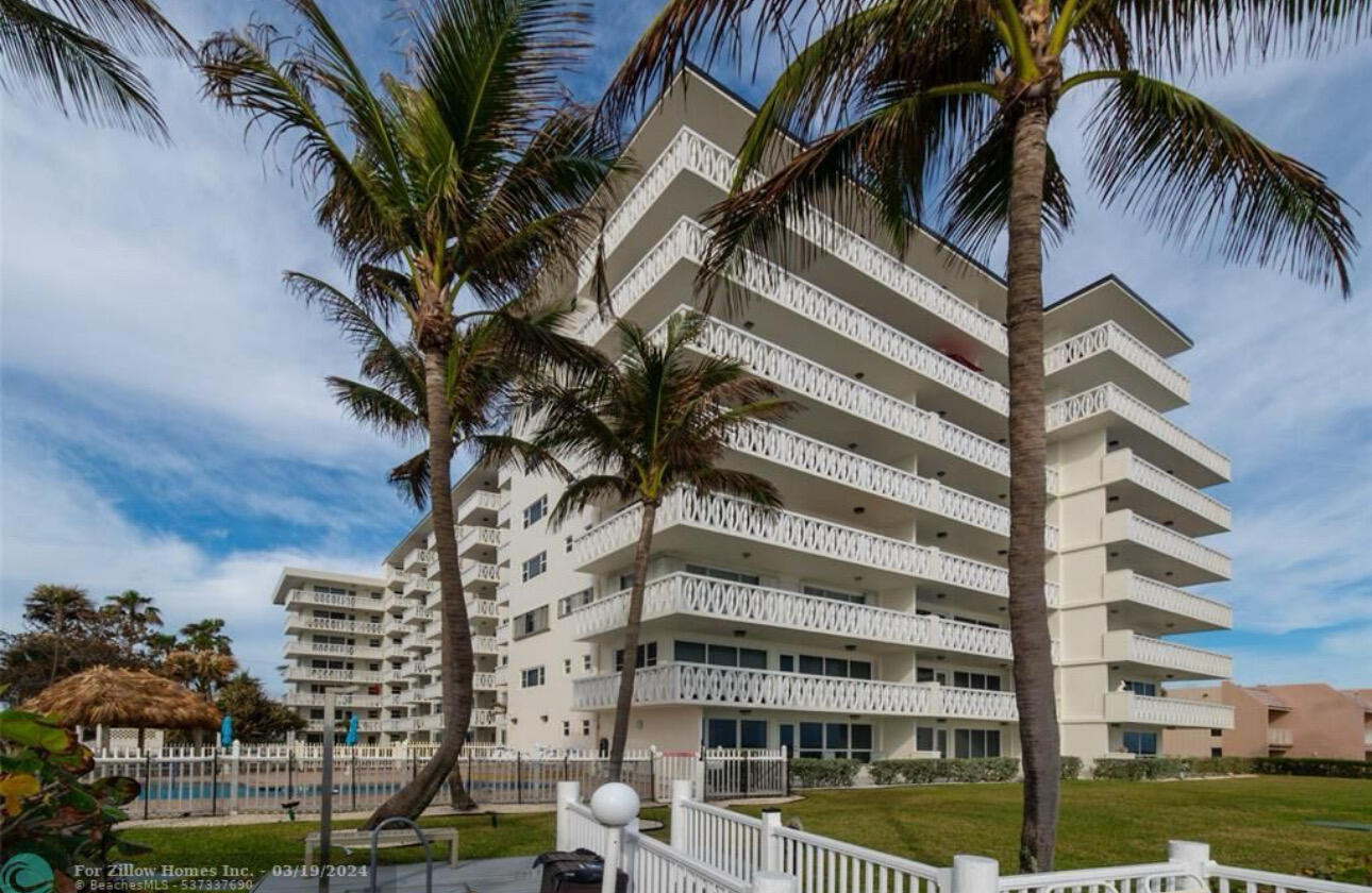 HILLSBORO WINDSOR CONDOMINIUM - Residential
