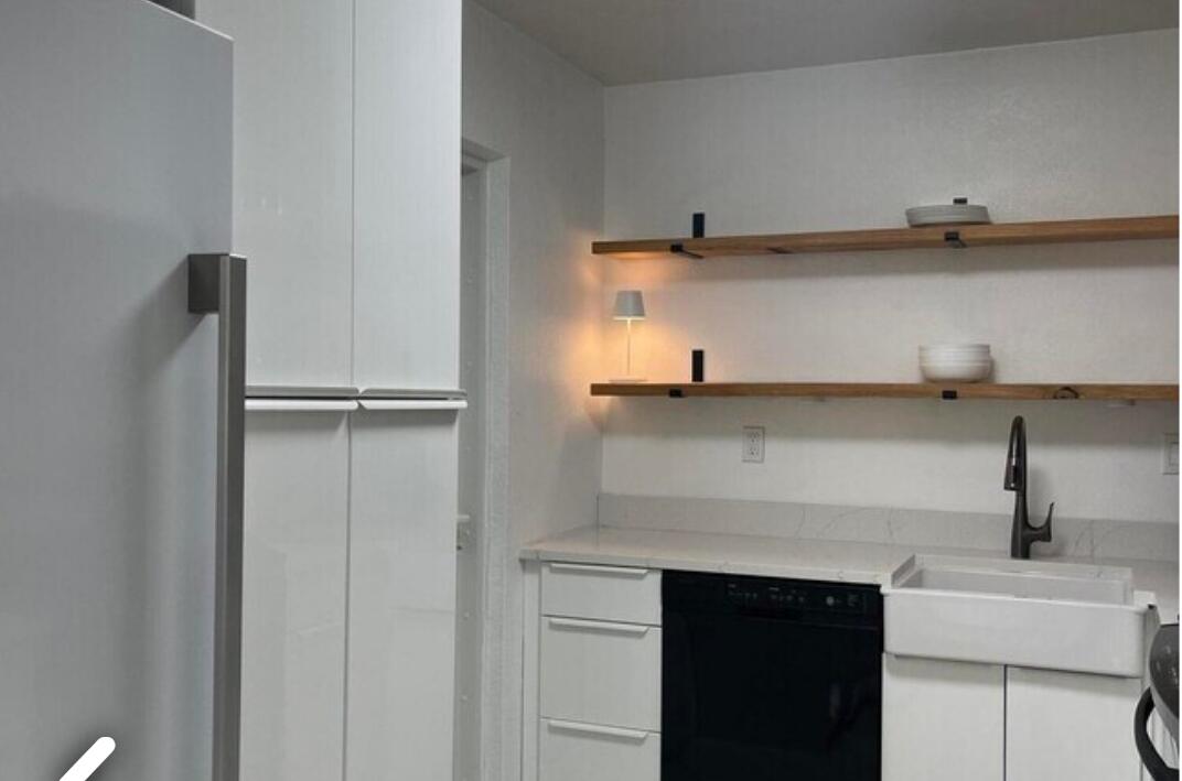HILLSBORO WINDSOR CONDOMINIUM - Residential