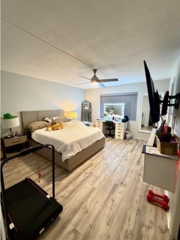 HILLSBORO WINDSOR CONDOMINIUM - Residential