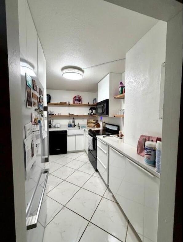 HILLSBORO WINDSOR CONDOMINIUM - Residential