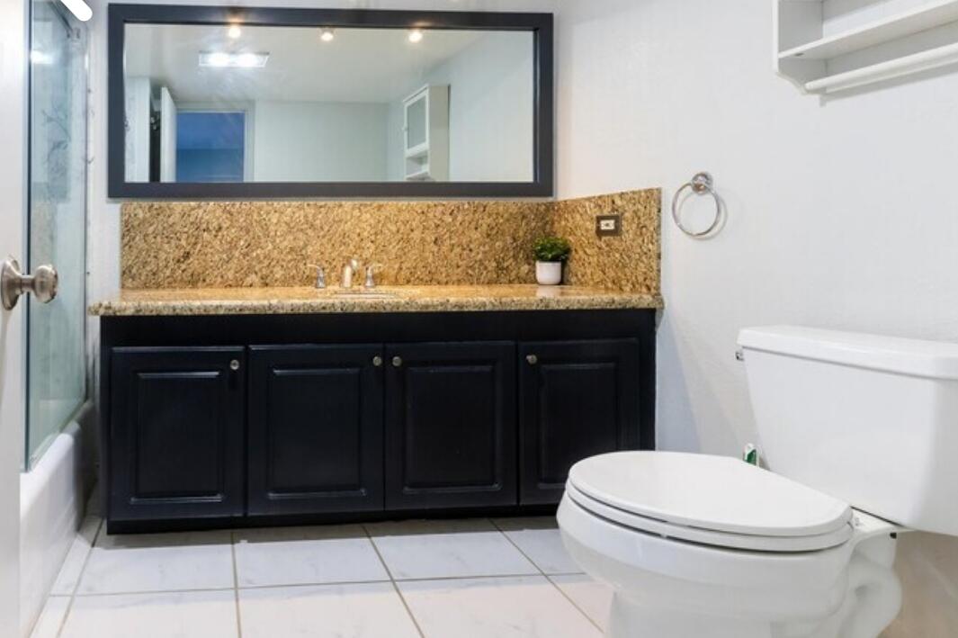 HILLSBORO WINDSOR CONDOMINIUM - Residential