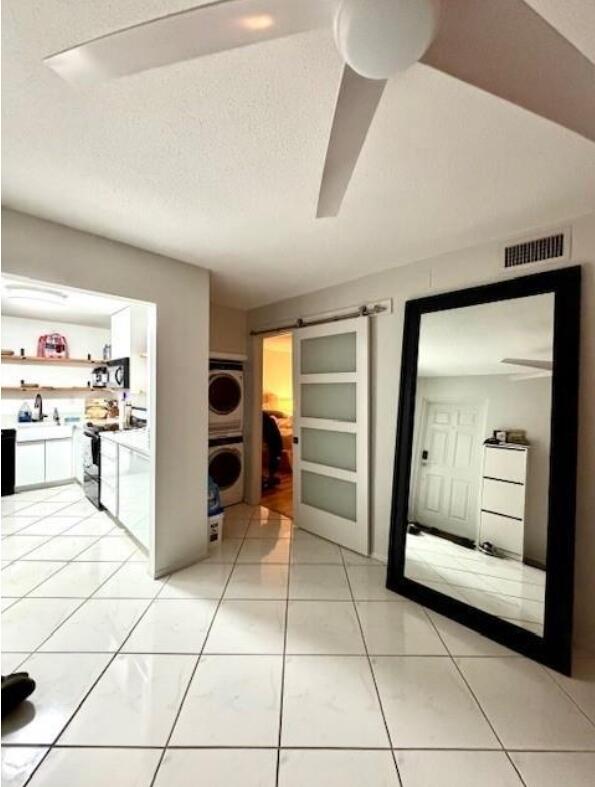 HILLSBORO WINDSOR CONDOMINIUM - Residential