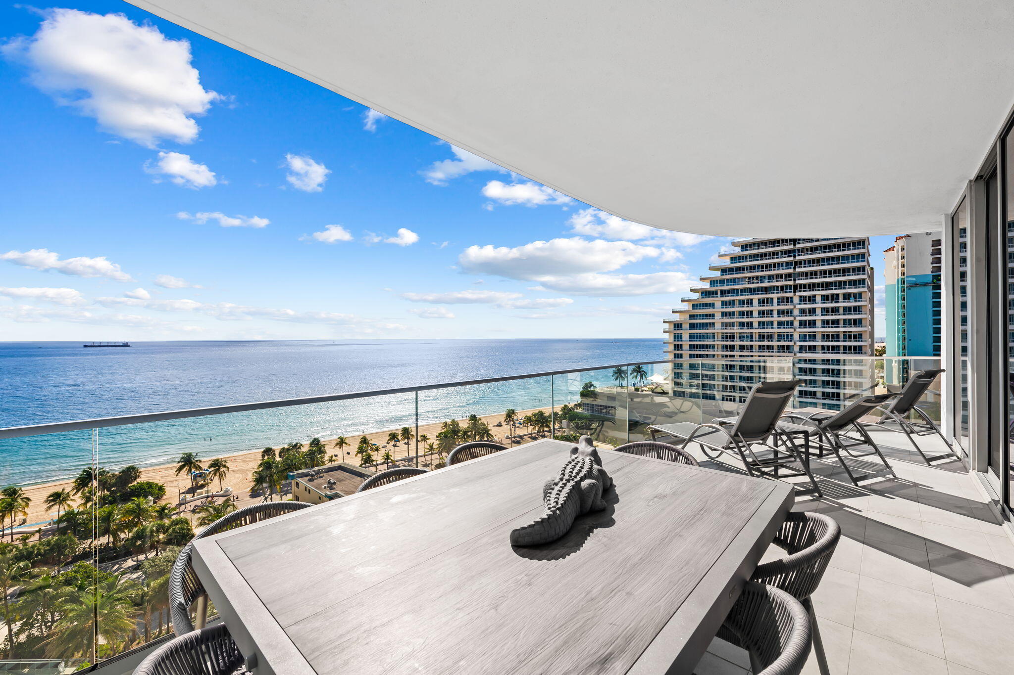 153 N Seabreeze Boulevard 1102