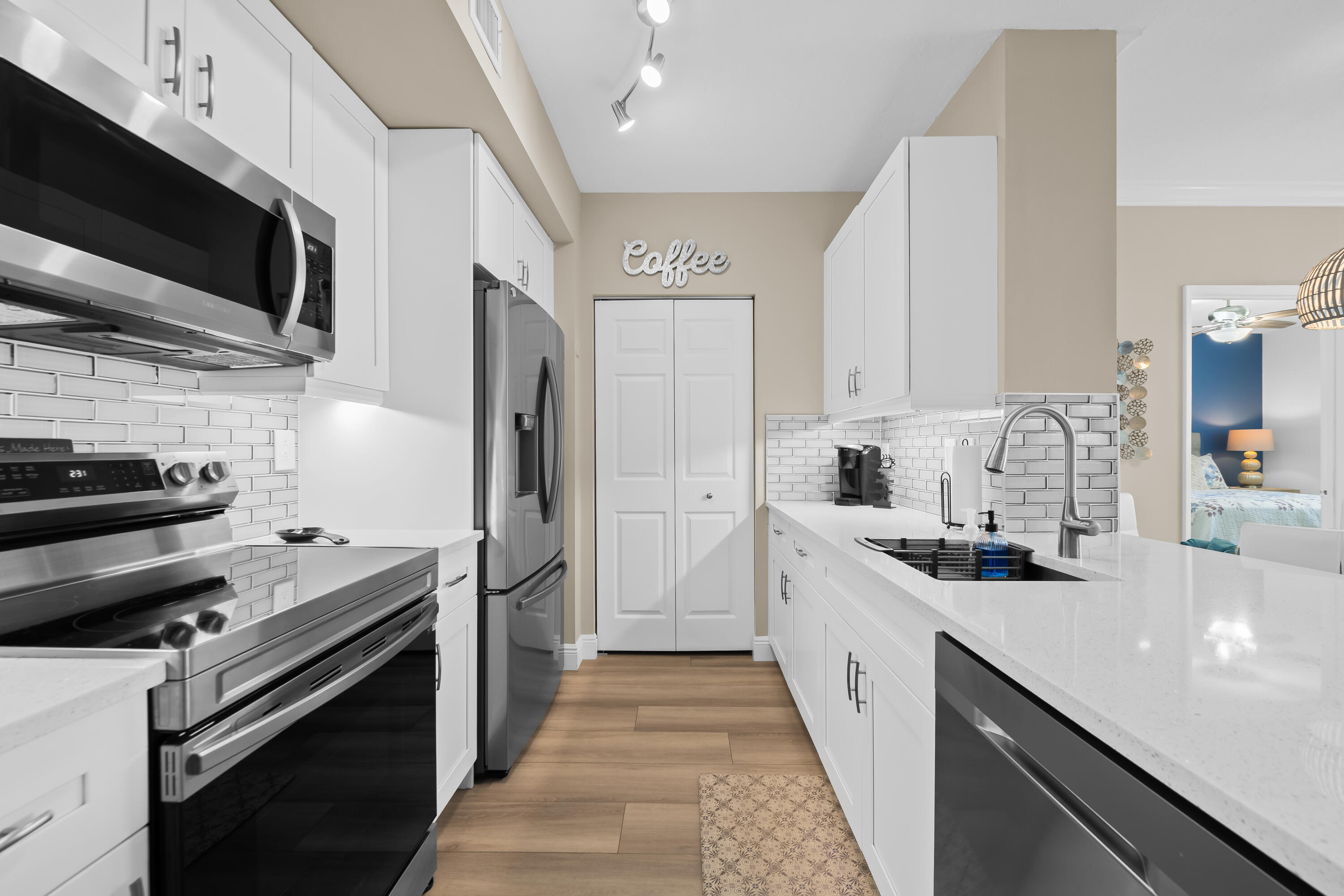 720 S Sapodilla Avenue S 502