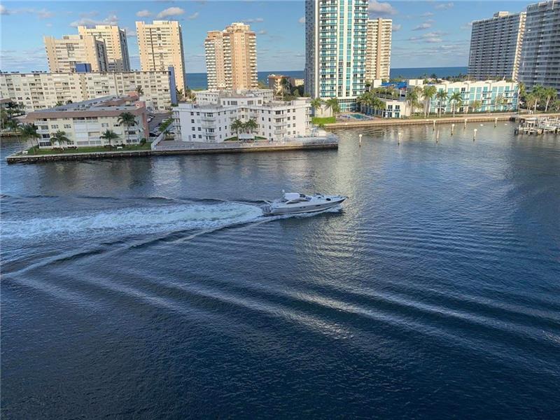 View photos, virtual tours, details... 121 GOLDEN ISLES Drive 806