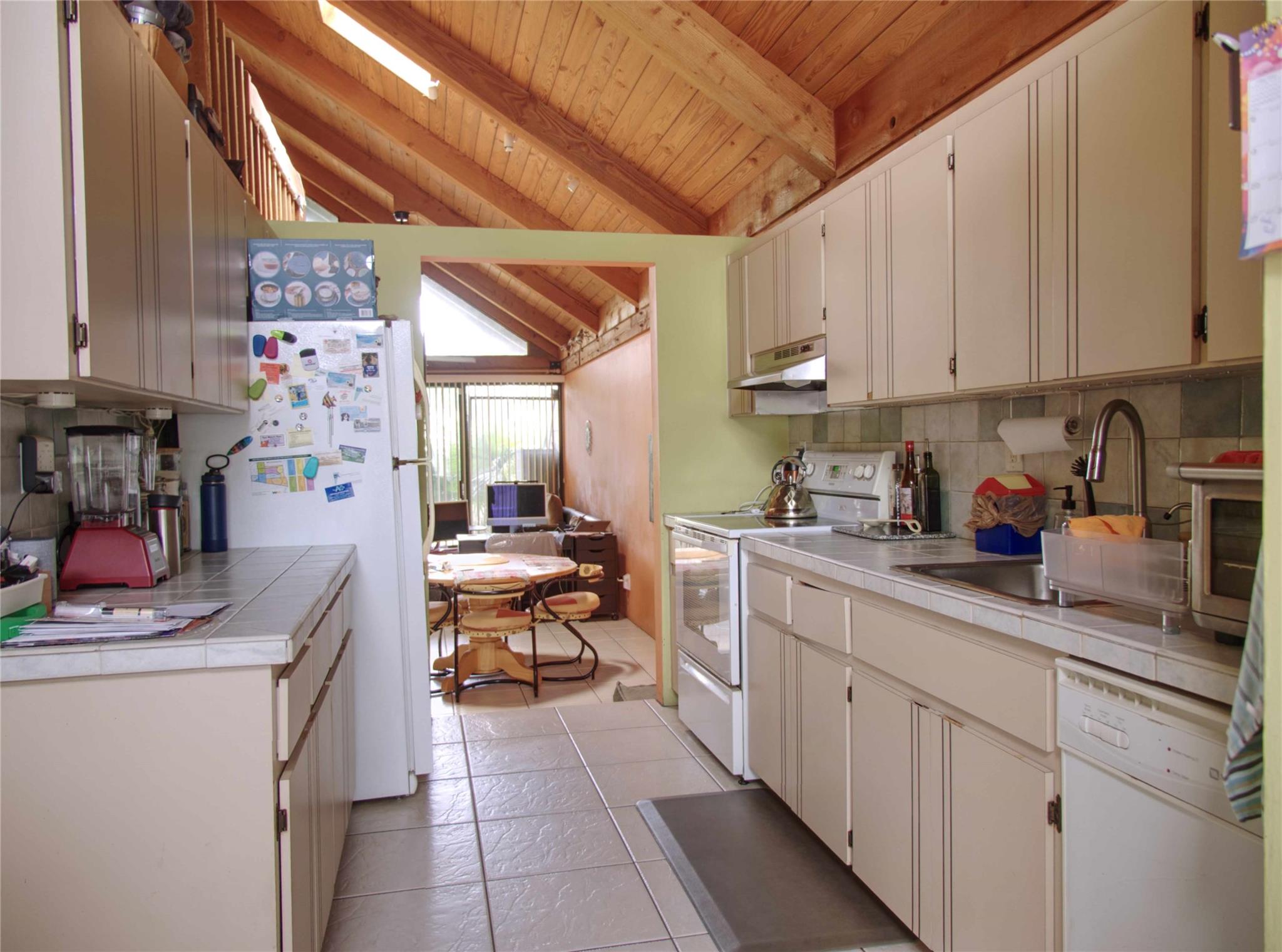 521 N University Dr 3-8
