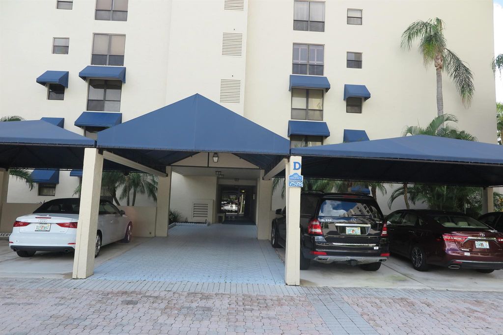 Photo of 7578 Regency Lake Drive #501, Boca Raton, FL 33433 (MLS # R11079140)