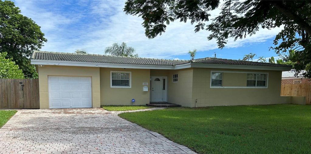 Photo of 1811 NE 43rd Street, Oakland Park, FL 33308 (MLS # F10512742)